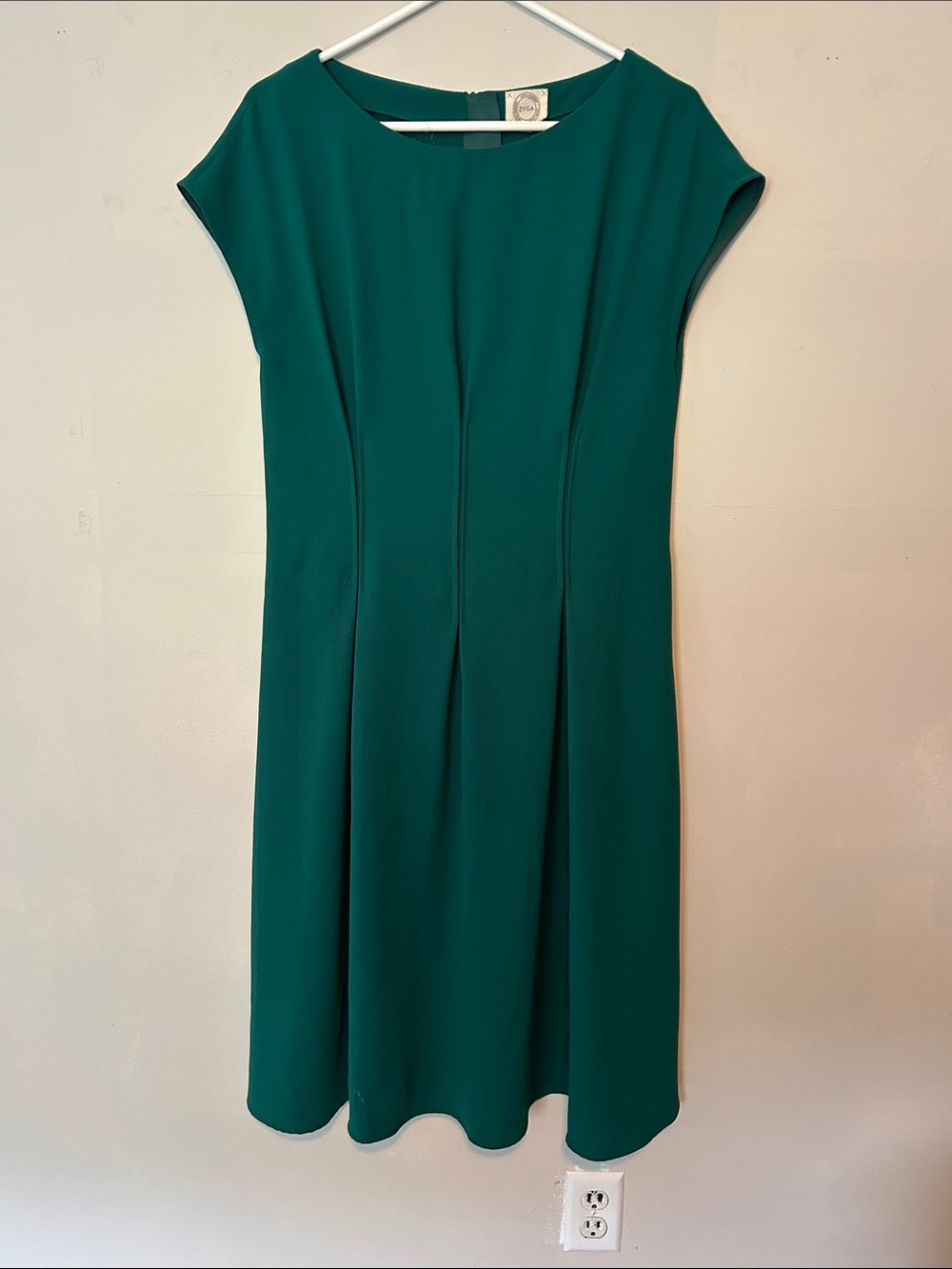 ZYGA Paris Emerald Green Linen Pleated A-Line Cap Sleeve Dress